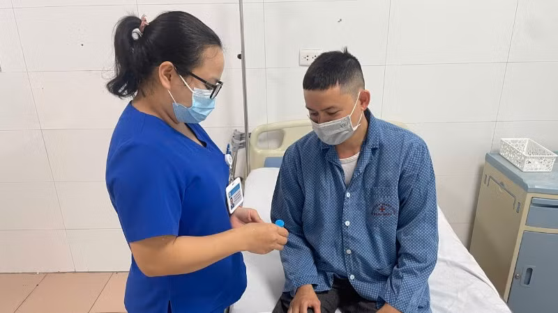 Bệnh nhân được dặn dò trước khi ra viện. 