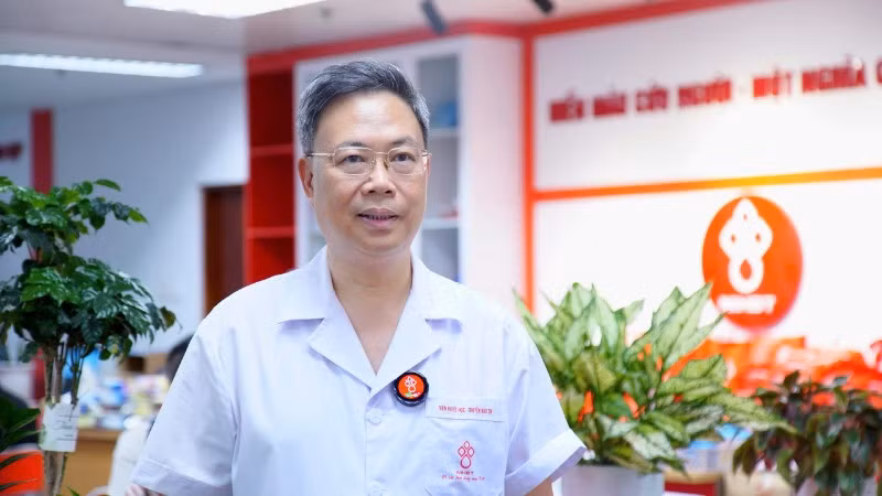 Phó Giáo sư, Tiến sĩ Nguyễn Hà Thanh, Viện trưởng Viện Huyết học-Truyền máu Trung ương kêu gọi mọi người tích tham gia hiến máu phục vụ công tác cấp cứu, điều trị.