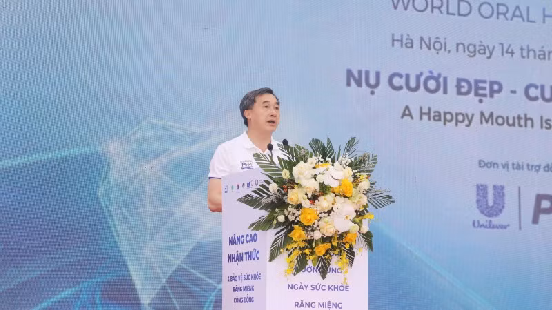 Giáo sư, Tiến sĩ Trần Văn Thuấn, Thứ trưởng Y tế, Chủ tịch Hội đồng Y khoa quốc gia phát biểu.