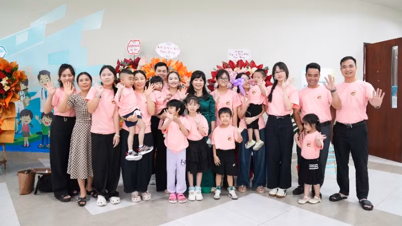Các em nhỏ được ghép gan thành công tại sự kiện. 