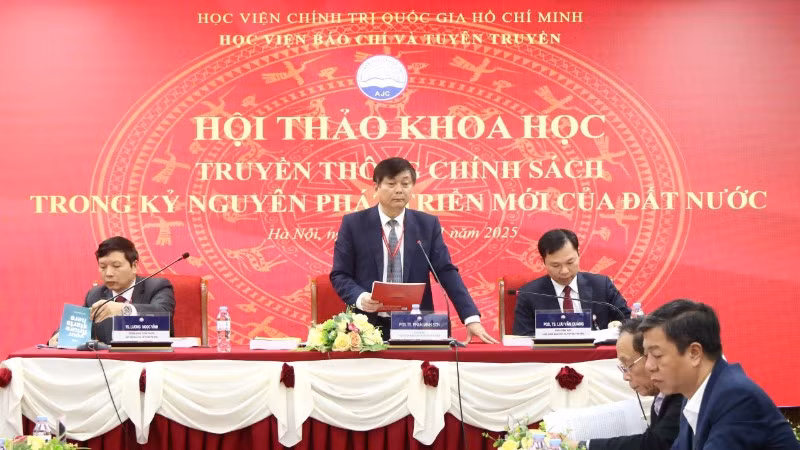 Phó Giáo sư, Tiến sĩ Phạm Minh Sơn, Giám đốc Học viện phát biểu chào mừng hội thảo.
