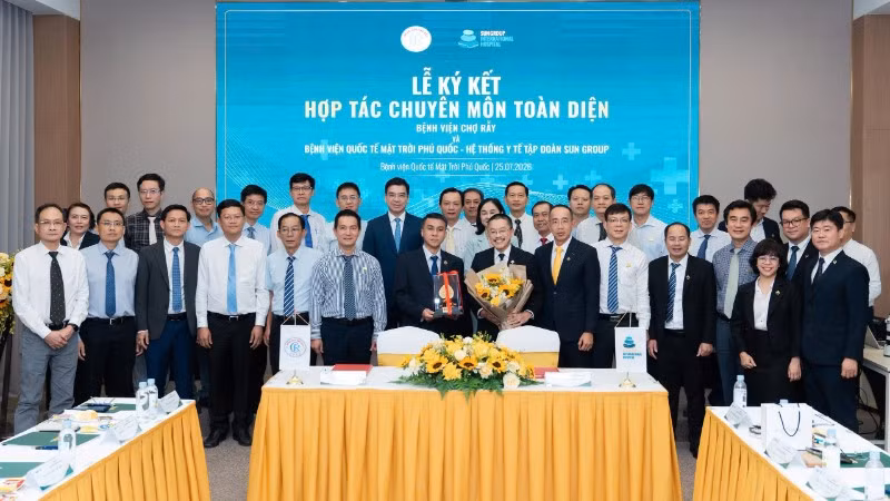 Bệnh viện Quốc tế Mặt Trời Phú Quốc ký kết hợp tác chuyên môn toàn diện với Bệnh viện Chợ Rẫy và Bệnh viện Quân y 175.