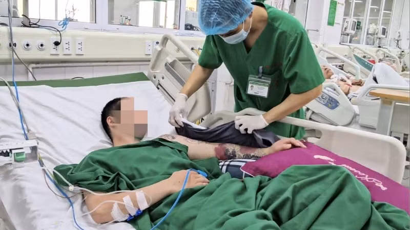 Bệnh nhân bị hội chứng chèn ép khoang ở cánh tay trái.