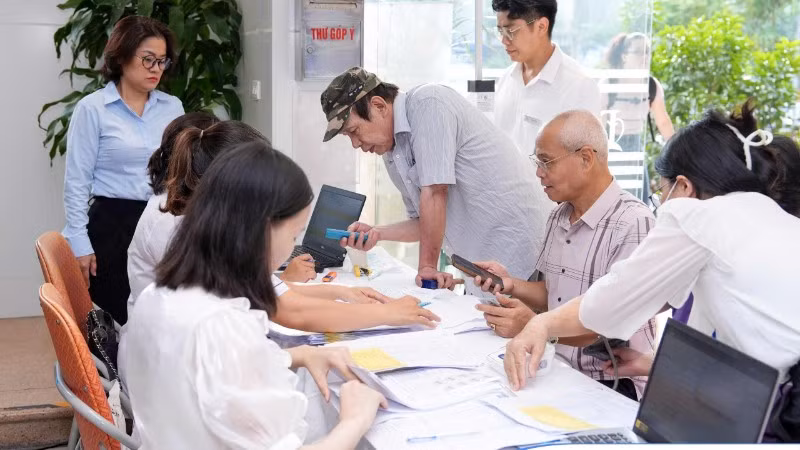 Bệnh viện Đông Đô phối hợp Ủy ban nhân dân phường Kim Liên triển khai chương trình khám sức khỏe miễn phí dành cho thương binh, bệnh binh, thân nhân gia đình liệt sĩ và người có công với cách mạng.