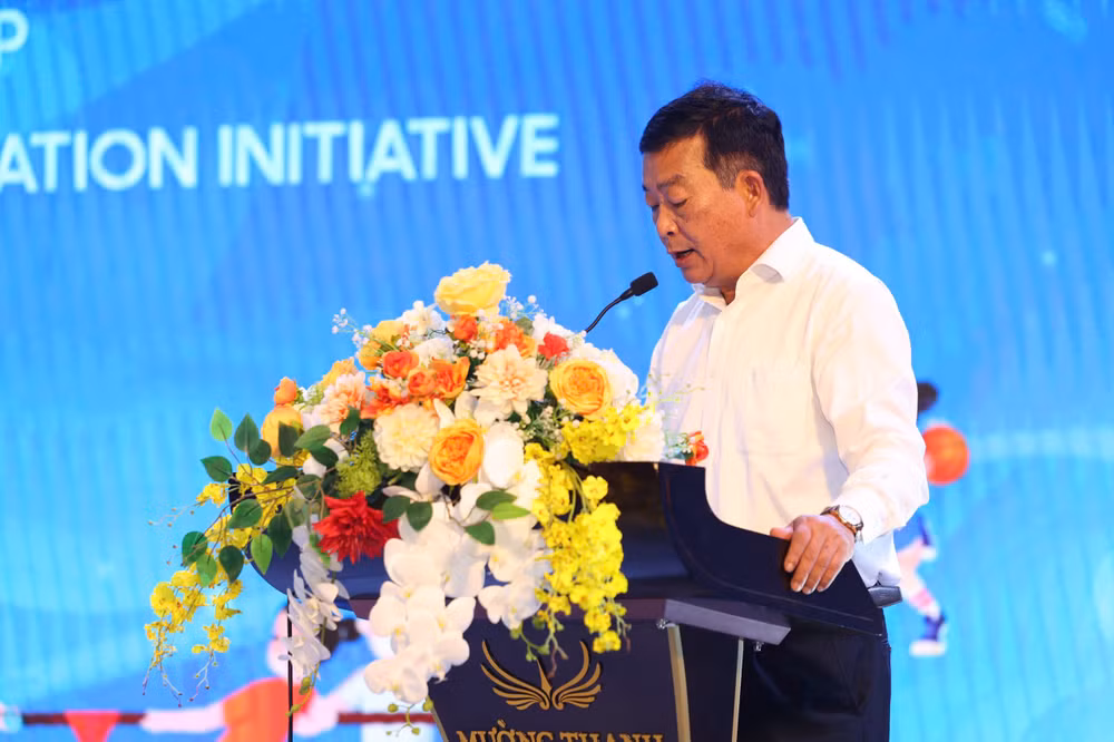 2-ong-vo-van-mai-pho-giam-doc-so-giao-duc-va-dao-tao-nghe-an-phat-bieu-khai-mac.jpg