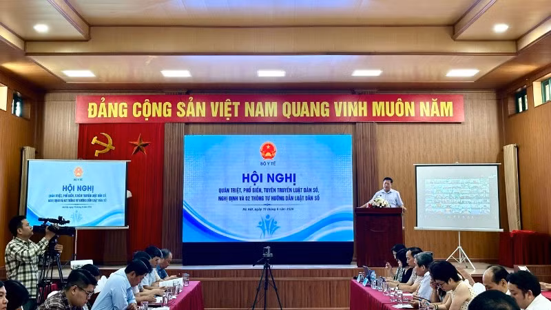 Thứ trưởng Y tế Đỗ Xuân Tuyên cho biết, sau nhiều năm thực hiện chính sách kế hoạch hóa gia đình, Việt Nam đã đạt mức sinh thay thế.