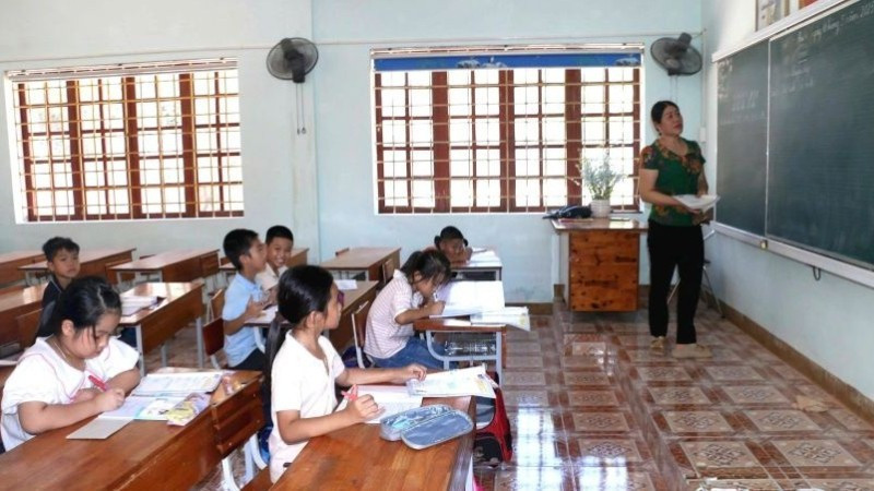 Nhiều lớp học ở Trường tiểu học Trung Phúc Cường 2 sáng 11/9 không đủ học sinh đi học.