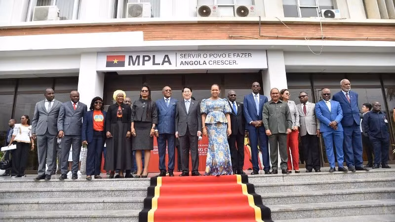 Chủ tịch nước Lương Cường thăm Trụ sở Đảng Phong trào Nhân dân Giải phóng Angola (MPLA).
