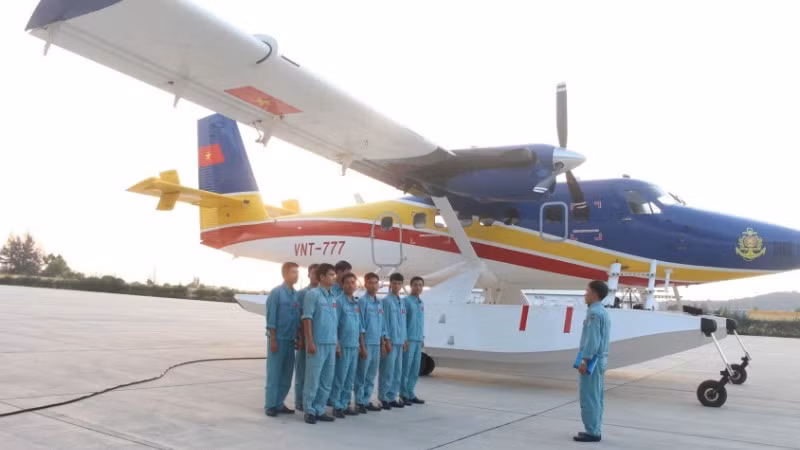 Quán triệt, giao nhiệm vụ cho tổ bay trên thủy phi cơ DHC-6.