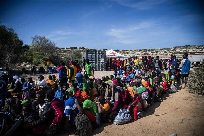 Người di cư tại đảo Lampedusa, Italy ngày 14/9/2023. (Ảnh: TTXVN)