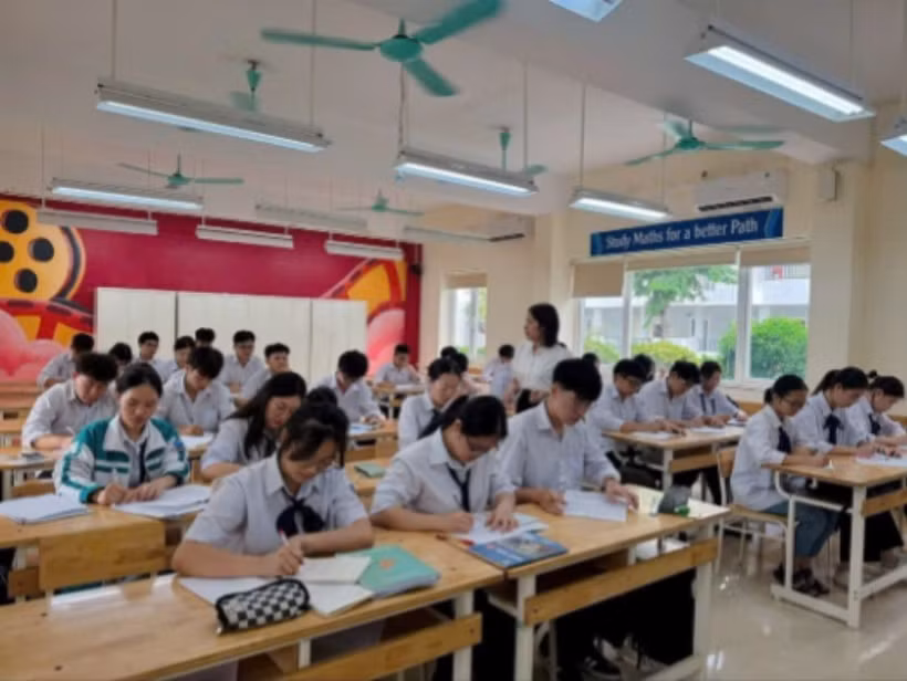 Giờ ôn tập của học sinh lớp 12 Trường THPT chuyên Lương Văn Tụy (thành phố Ninh Bình, tỉnh Ninh Bình).