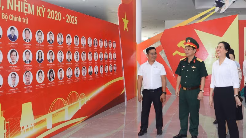 Chiều 5/9, đồng chí Bùi Thị Quỳnh Vân, Ủy viên Trung ương Đảng, Bí thư Tỉnh ủy Quảng Ngãi đi kiểm tra công tác chuẩn bị Đại hội đại biểu Đảng bộ tỉnh Quảng Ngãi lần thứ nhất, nhiệm kỳ 2025-2030 tại Trung tâm Hội nghị và Triển lãm tỉnh Quảng Ngãi.