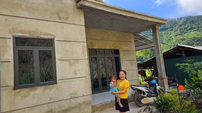 Hộ dân tộc thiểu số ở xã Nhi Sơn, tỉnh Thanh Hóa nỗ lực vượt khó, sớm xây dựng được ngôi nhà kiên cố trị giá 300 triệu đồng.