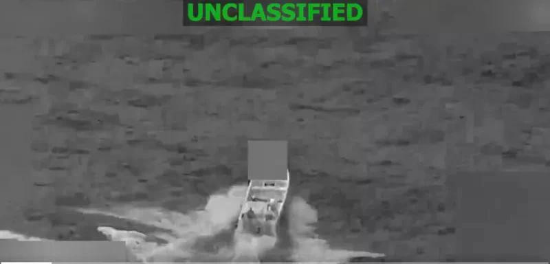 Một tàu mà Mỹ nghi buôn bán ma túy trên vùng biển phía Đông Thái Bình Dương. 