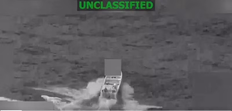 Một tàu mà Mỹ nghi buôn bán ma túy trên vùng biển phía Đông Thái Bình Dương. 