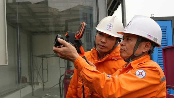 Kiểm tra thiết bị vận hành nhằm bảo đảm hệ thống điện an toàn, ổn định phục vụ cuộc bầu cử đại biểu Quốc hội khóa XVI và Hội đồng nhân dân các cấp nhiệm kỳ 2026-2031.