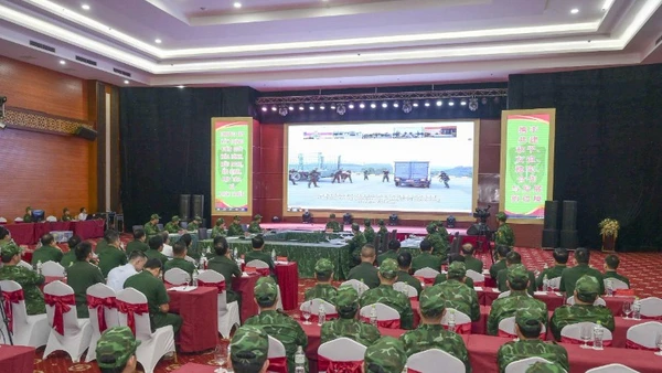 Quang cảnh buổi diễn tập liên hợp phòng, chống hoạt động xuất, nhập cảnh trái phép.