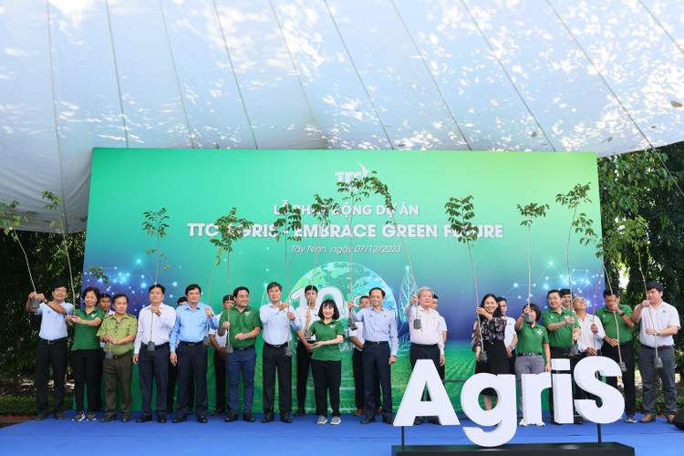 [Infographic] Dự án TTC AgriS Embrace Green Future - cột mốc mới trong hành trình hướng tới Net Zero của TTC AgriS