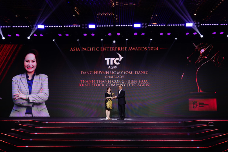 Bà Đặng Huỳnh Ức My - Chủ tịch Hội đồng Quản trị TTC AgriS được vinh danh là Doanh nhân xuất sắc châu Á 2024