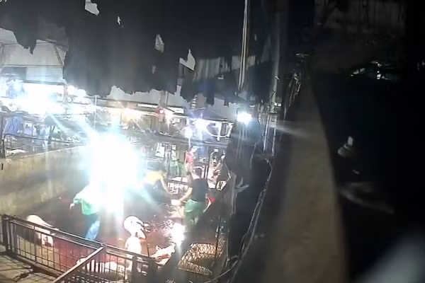 [Video] Hà Nội yêu cầu rà soát đầu mối cung cấp thực phẩm cho các trường học