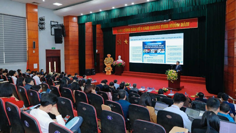 Quang cảnh Hội thảo “Chuyển đổi số trong đào tạo và nghiên cứu khoa học lĩnh vực Y Dược học cổ truyền”.