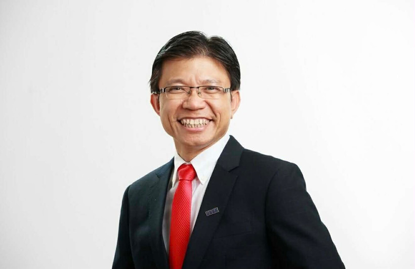 Giáo sư, Tiến sĩ Hoàng Anh Tuấn, Hiệu trưởng Trường đại học Khoa học Xã hội và Nhân văn (Đại học Quốc gia Hà Nội).