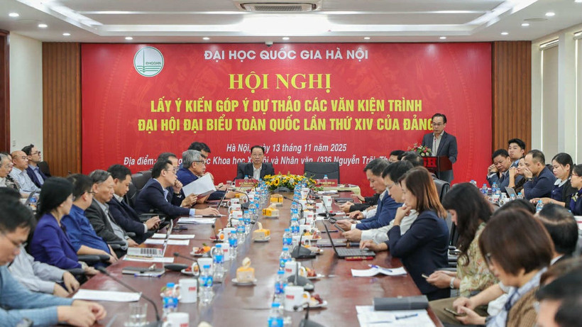 Quang cảnh Hội nghị lấy ý kiến góp ý dự thảo các văn kiện trình Đại hội đại biểu toàn quốc lần thứ XIV của Đảng.