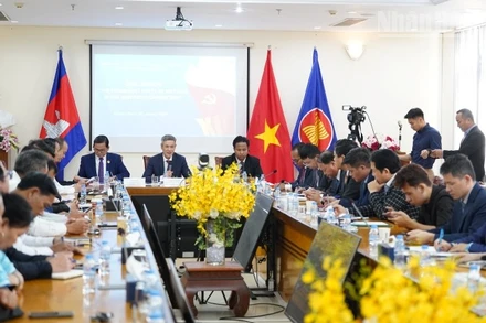 Tọa đàm “Đảng Cộng sản Việt Nam trong kỷ nguyên phát triển mới” do Đại sứ quán Việt Nam tại Campuchia tổ chức ngày 8/1/2026. (Ảnh: ĐINH TRƯỜNG)