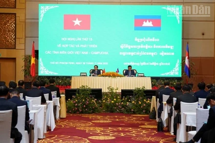 Hội nghị Hợp tác và phát triển các tỉnh biên giới Việt Nam-Campuchia lần thứ 13 được tổ chức tại Phnom Penh, Campuchia. (Ảnh: ĐINH TRƯỜNG)