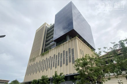 Tòa nhà hành chính Quốc hội Vương quốc Campuchia. (Ảnh: ĐINH TRƯỜNG)