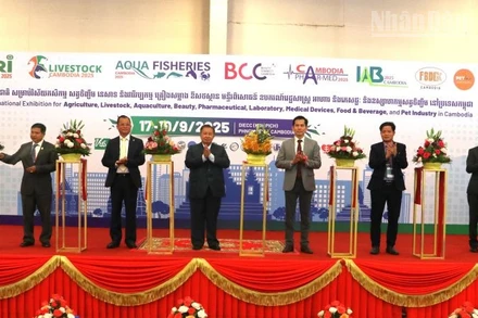 Lễ khai mạc chuỗi triển lãm thương mại quốc tế tại Campuchia ngày 17/9/2025. (Ảnh: ĐINH TRƯỜNG)