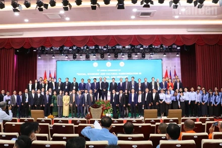 Hội thảo thu hút đông đảo các đại biểu là các nhà hoạch định chính sách, nhà nghiên cứu khoa học xã hội. (Ảnh: ĐINH TRƯỜNG)