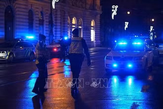 Cảnh sát phong tỏa gần hiện trường một vụ nổ súng tại thủ đô Praha, CH Séc. (Ảnh tư liệu minh họa: THX/TTXVN)