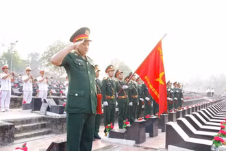 Lễ an táng hài cốt liệt sĩ tại Nghĩa trang Liệt sĩ tỉnh Bình Phước.