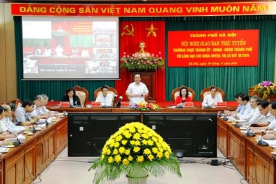 Bí thư Thành ủy Hà Nội Hoàng Trung Hải chủ trì hội nghị giao ban trực tuyến giữa Thường trực Thành ủy, HĐND, UBND Thành phố với các quận huyện, thị xã quý III-2016.