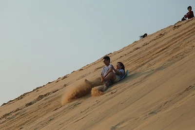 Trượt cát ở Quảng Bình