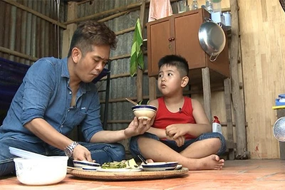 Bố con Hùng Thuận trong “Bố ơi! Mình đi đâu thế?” mùa hai.