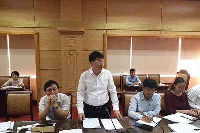 Thứ trưởng Y tế Trương Quốc Cường phát biểu tại cuộc họp.