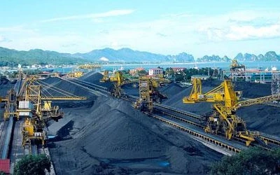 Hệ thống băng tải rót than của Công ty Tuyển than Cửa Ông.