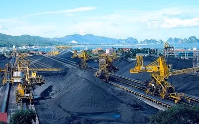 Hệ thống băng tải rót than của Công ty Tuyển than Cửa Ông.