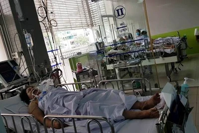 Các nạn nhân đang được theo dõi, cấp cứu tại Bệnh viện Chợ Rẫy.