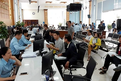 Khu vực giao dịch một cửa tại Trung tâm hành chính công tỉnh Thừa Thiên - Huế.