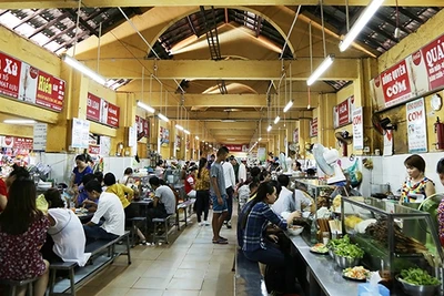 “Check-in” ở chợ Cồn