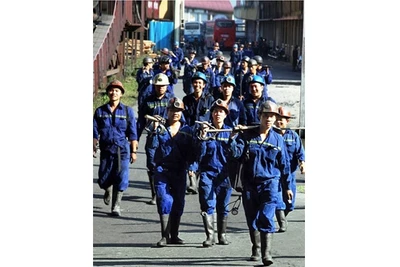 Thợ lò Than Thống Nhất chuẩn bị vào ca sản xuất.