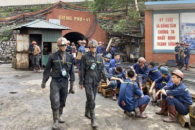 Công nhân làm việc tại phân xưởng khai thác 11, Công ty Than Thống Nhất (thuộc TKV).