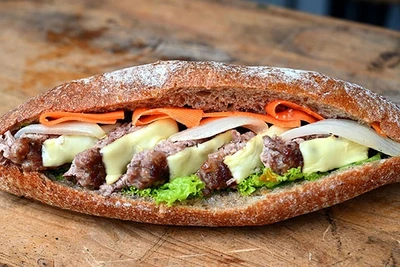 Bánh mì Việt Nam và những khúc biến tấu
