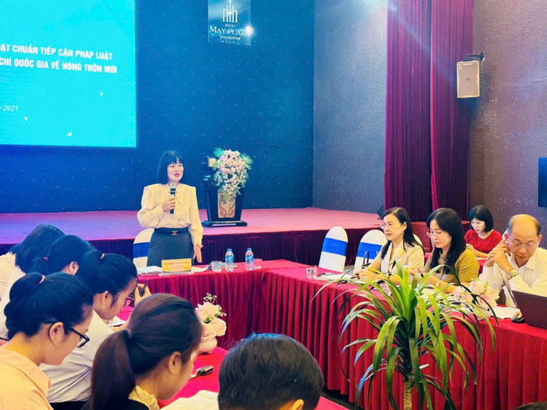 TS Ngô Quỳnh Hoa, Phó Cục trưởng Phổ biến, giáo dục pháp luật và Trợ giúp pháp lý phát biểu tại Toạ đàm. chi-hoa.jpg