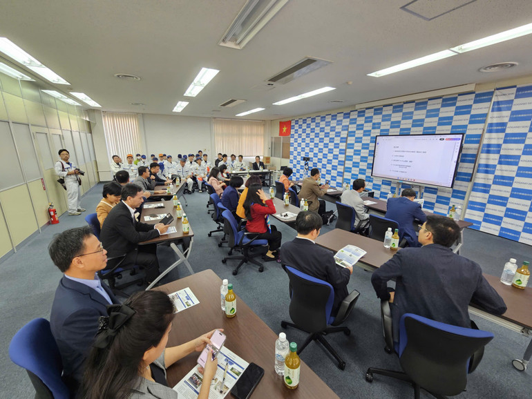 Đoàn làm việc với công ty Koganei, doanh nghiệp đang có nhiều kỹ sư Việt Nam làm việc. cty-koganei.jpg