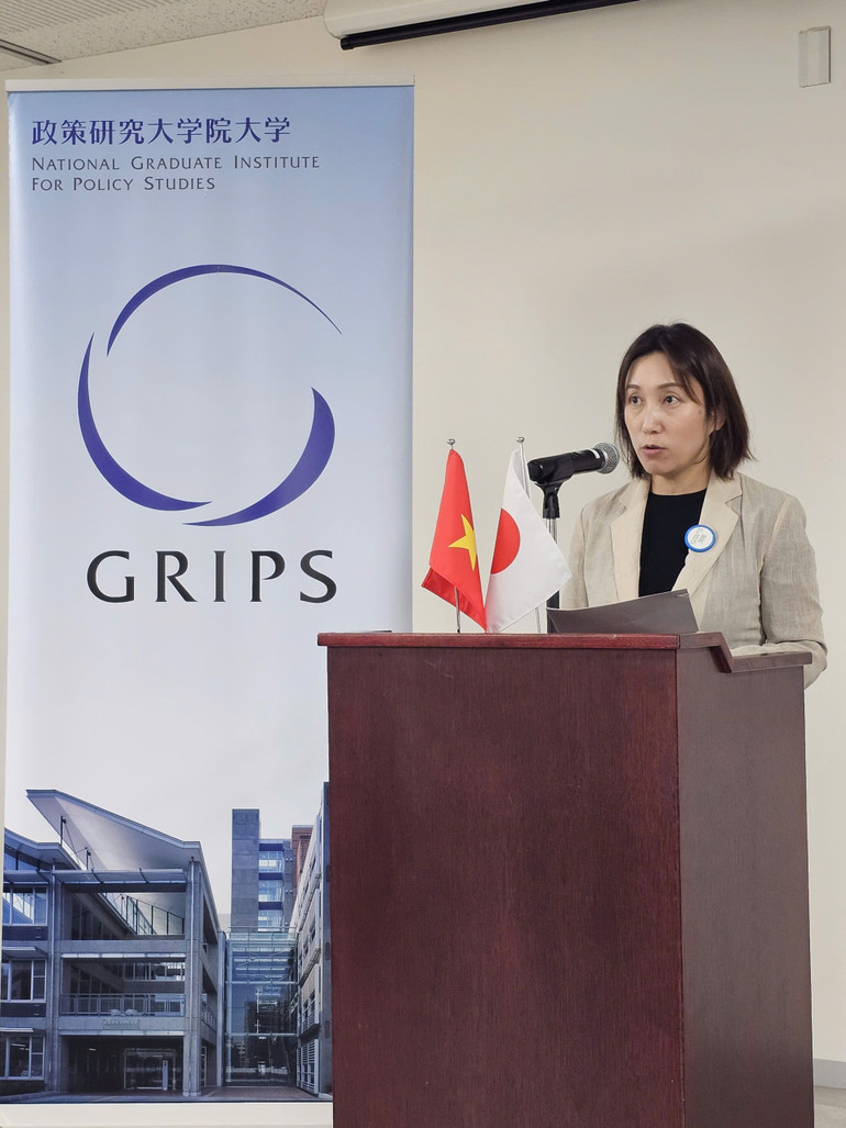 Đại diện Cơ quan Hợp tác Phát triển Quốc tế Nhật Bản (JICA) phát biểu tại lễ bế giảng. be-giang-jica.jpg