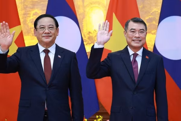 Thủ tướng Lê Minh Hưng hội đàm với Thủ tướng Lào Sonexay Siphandone